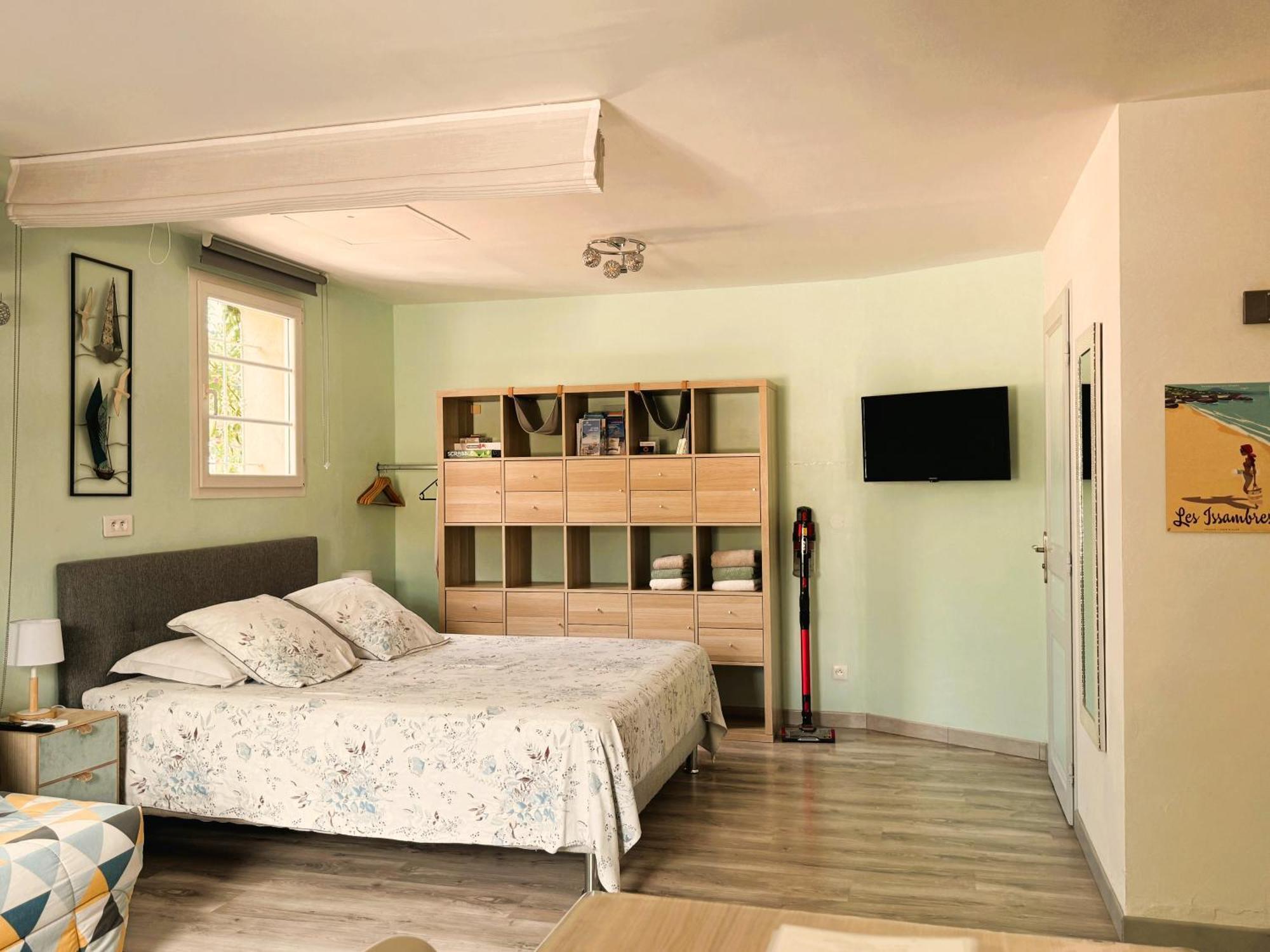 Apartment Des Figuiers - 2 Hebergements - Piscine, Jacuzzi, Parking
