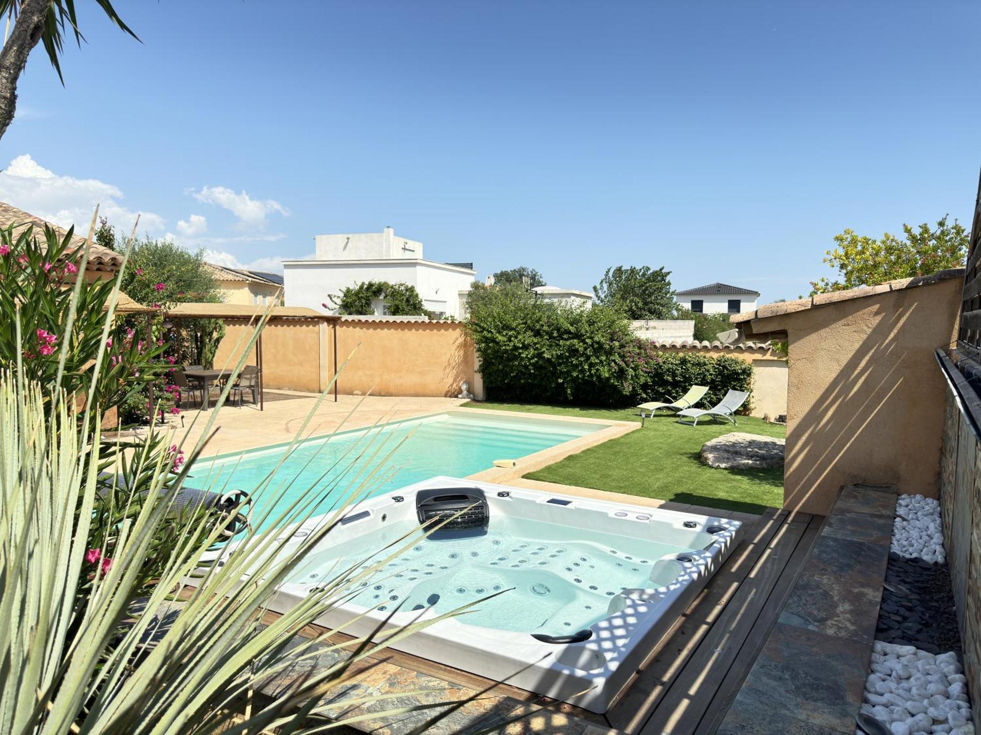 Des Figuiers - 2 Hebergements - Piscine, Jacuzzi, Parking * Roquebrune-sur-Argens
